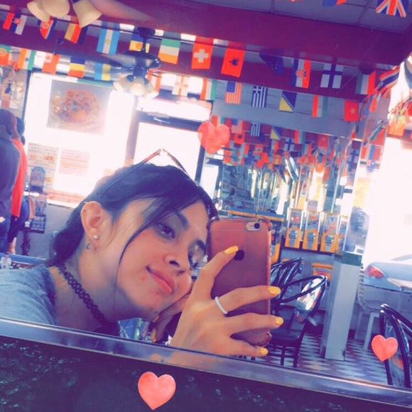 Meet your Posher, Ambar - Picture 1 of 1